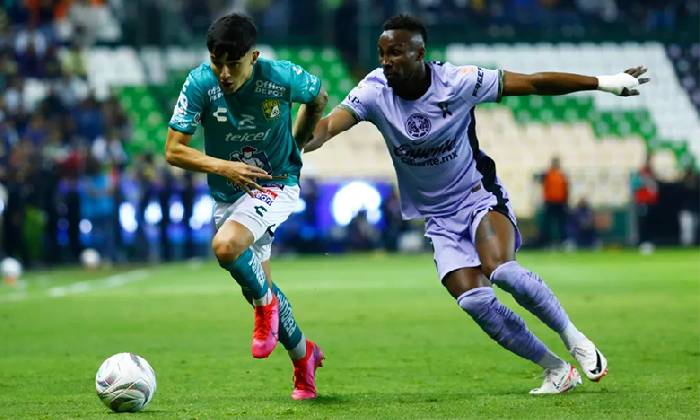 Leon với CF America