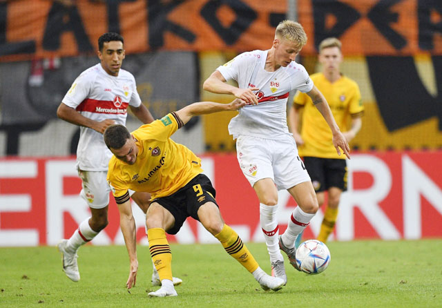 Stuttgart với Monchengladbach